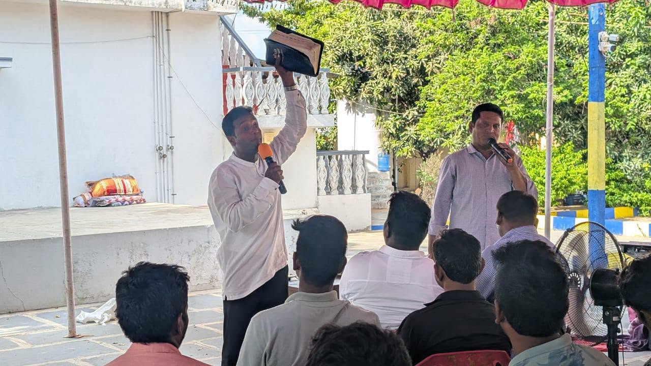 Church worship moment 1