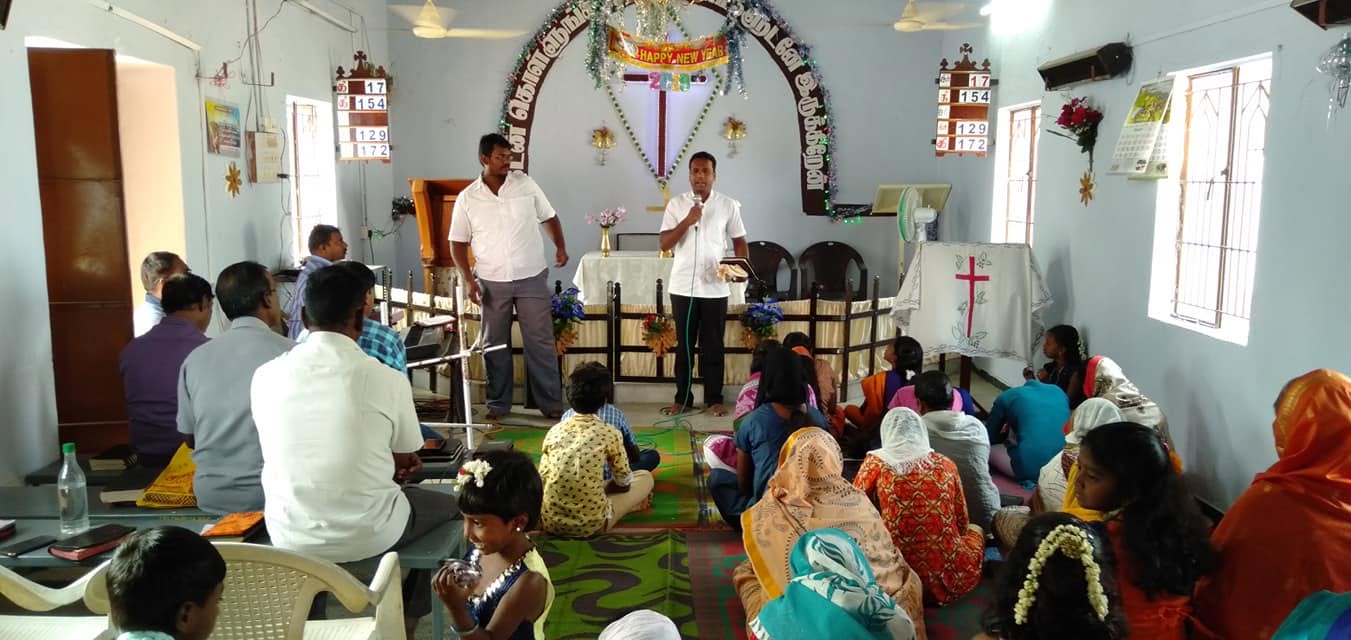 Church worship moment 15